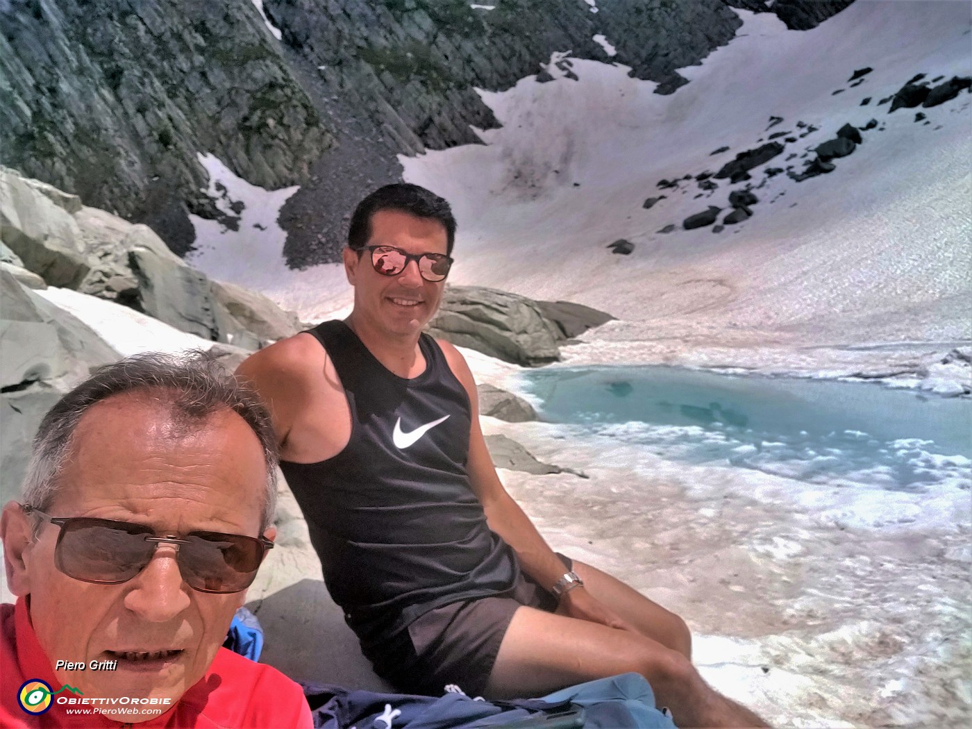 43 Al Lago del Vallone (2226 m) in disgelo.jpg